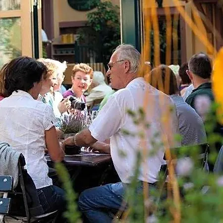 מלון Historisches Weinhotel Zum Gruenen Kranz 3*