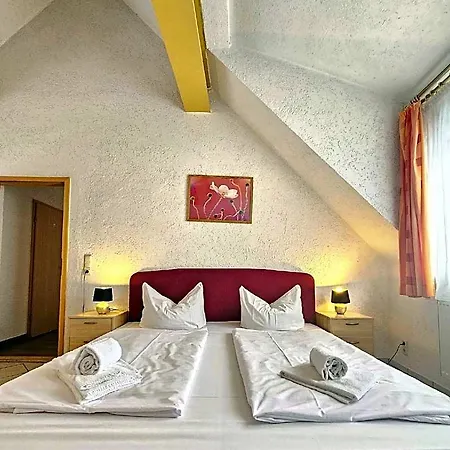 Historisches Weinhotel Zum Gruenen Kranz Отель