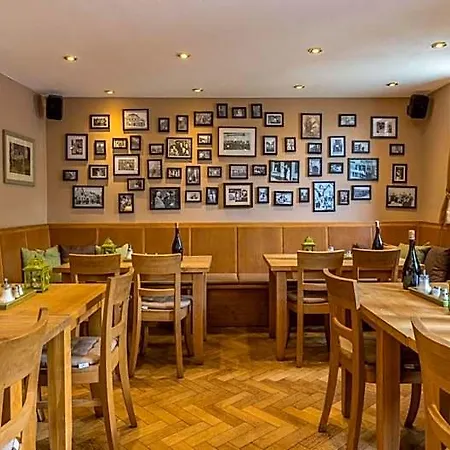 Weinhotel Des Riesling Zum Gruenen Kranz 3*
